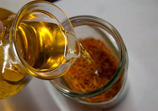 L'utilisation de teinture aqueuse de propolis