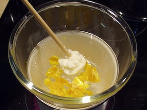 Préparation de pommade à la propolis