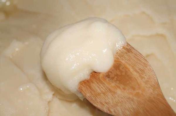 Trèfle violet sur l'omoplate après cristallisation