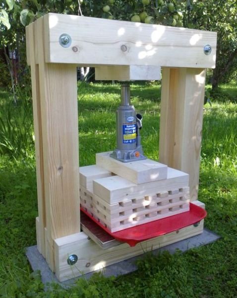 Presse à cadre hydraulique