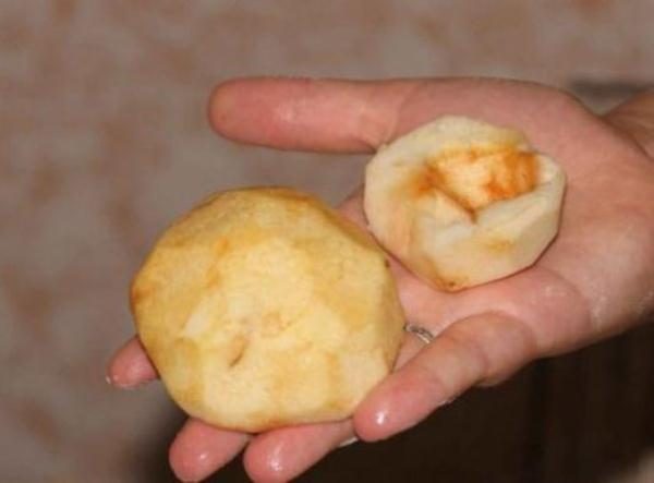 Les pommes en tranches ou râpées s'assombrissent rapidement