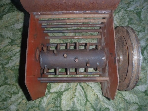 Concasseur de noix de pin fait maison