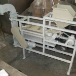 Machine d'enlèvement de film de noyau de noix de cèdre