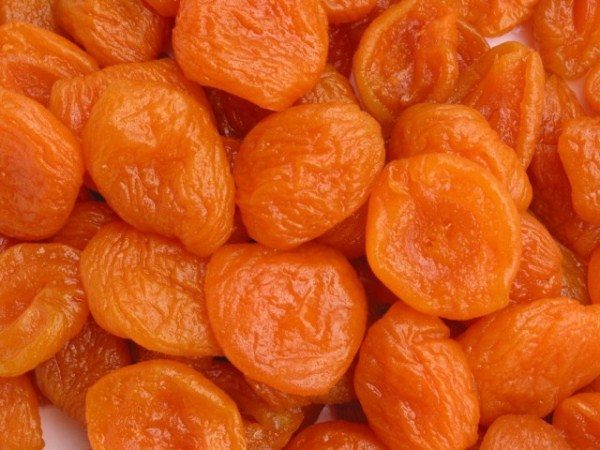 Abricots secs sans noyaux ou abricots secs