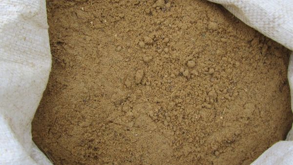 Meat and bone meal contains a lot of fat