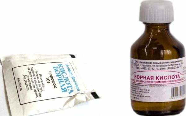 Boric acid solution and powder