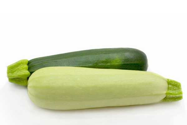 La différence d'aspect entre la courgette et la courgette