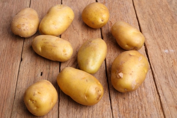 Convient pour bouillir, frire, cuire à l'étouffée, teneur en amidon d'environ 17%