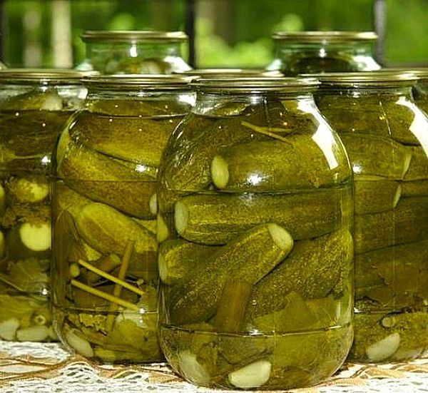 Fruits differ in refined taste and are used in preservation