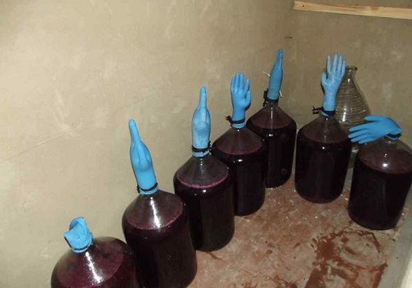 Le jus de raisin sera bon pour errer dans un endroit sombre.