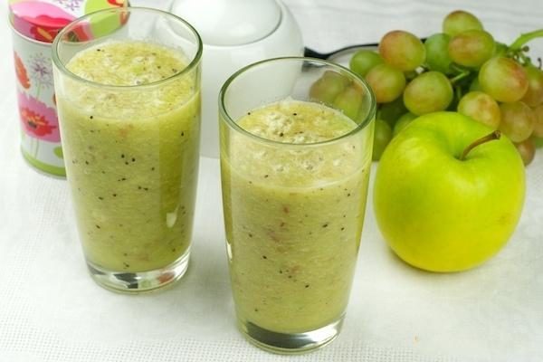 Smoothie aux raisins avec pomme verte